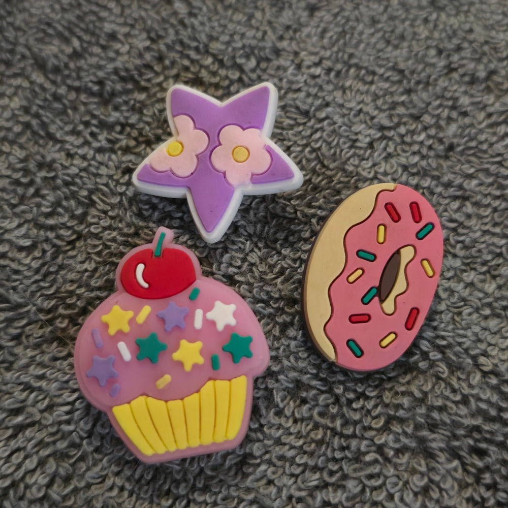 Shoe Charms OS 3pc Set Girls Pink Purple Donut Cupcake Star Kawaii PVC - Picture 3 of 3